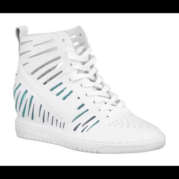 Nike Shoes - ⭐️Taking Offers⭐️ Nike Dunk Sky Hi 2.0 Tennis