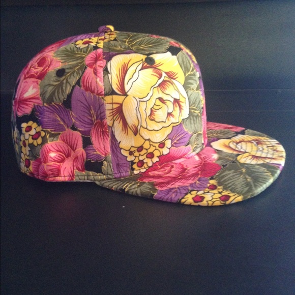 Accessories - NWT FLORAL CHARM CAP