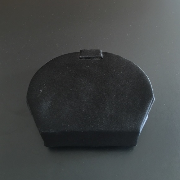 Shell Clutch - Picture 4 of 4