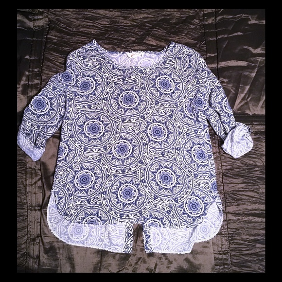 🆕Medallion print blue top
