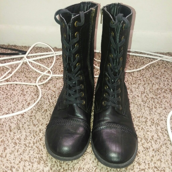 Size Women's 8.5 Boots