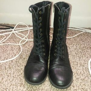 Size Women's 8.5 Boots
