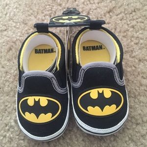NWT batman slip on's (6-9 months)