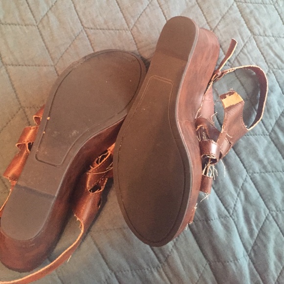 🏳BOGO🏳 Madden Girl Brown Buckle Wedge Heels - Picture 2 of 4