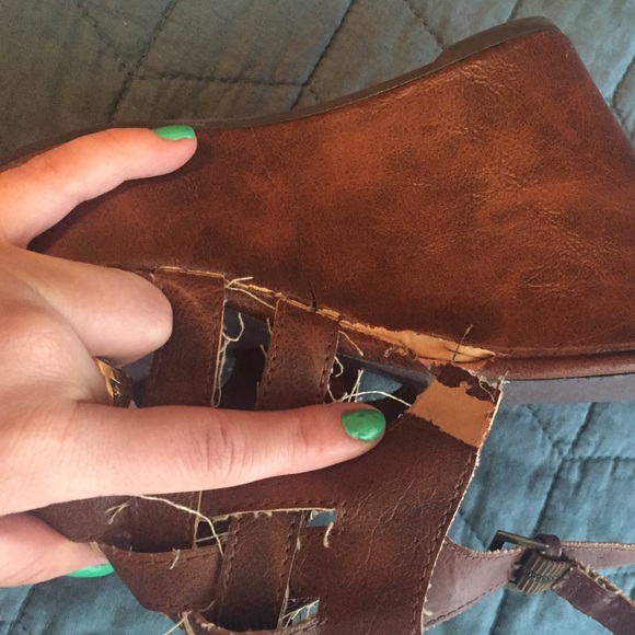 🏳BOGO🏳 Madden Girl Brown Buckle Wedge Heels - Picture 4 of 4