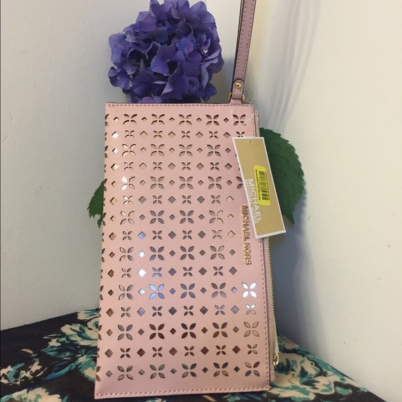 MICHAEL KORS ZIP CLUTCH - Picture 4 of 4