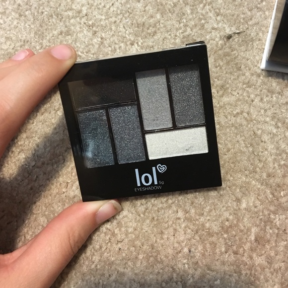 Smokey shadow pallet