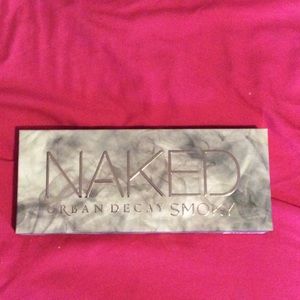 Urban Decay Naked (Smoky)