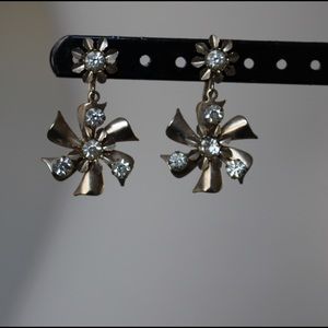 VTG 30's Flower Screw-back Earrings