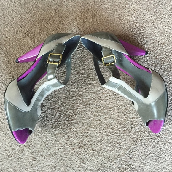 Peep toe heel - Picture 2 of 3