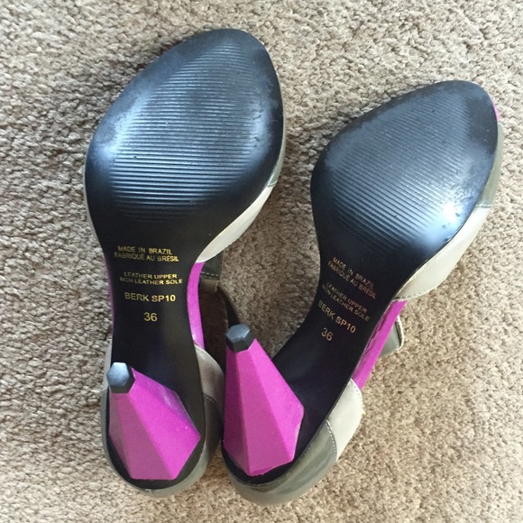 Peep toe heel - Picture 3 of 3