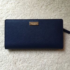 Kate Spade button wallet