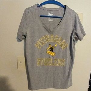 Womens Steeler v-neck tshirt