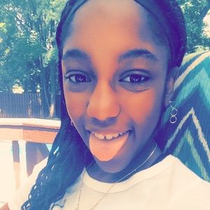 Meet your Posher, Tiara