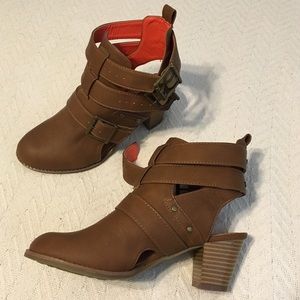 *Reduced*Pink & Pepper Open Heel Boots