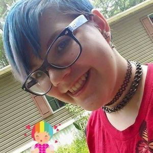 Meet your Posher, Gloria