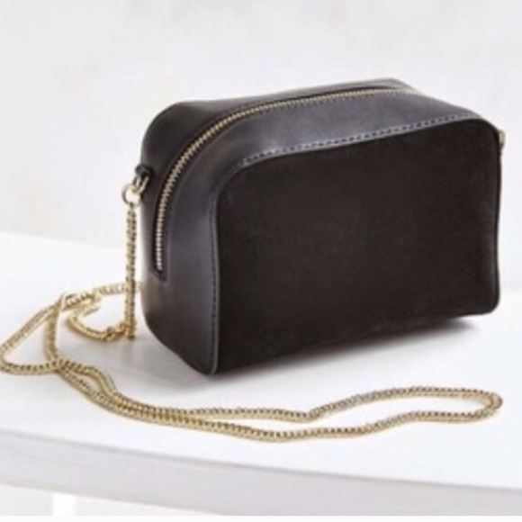 Urban Outfitters Handbags - ❗️1 LEFT❗️Urban Outfitters Black/Gold Crosbody Bag
