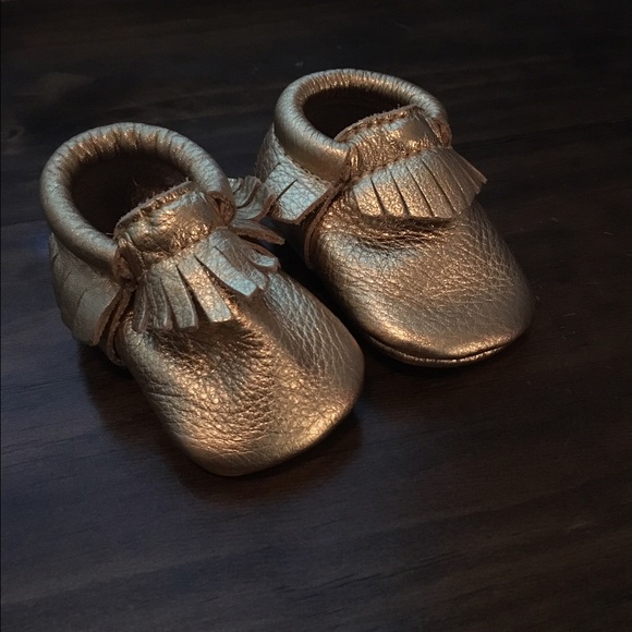 Gold Freshly Picked moccasins, size 1