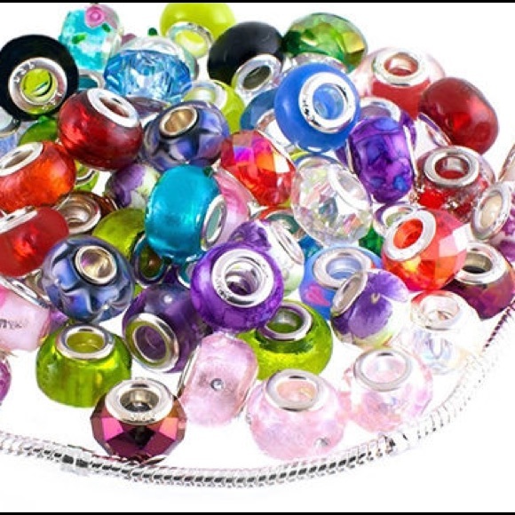 Meet your Posher, Laurie 🌸 - Picture 7 of 7