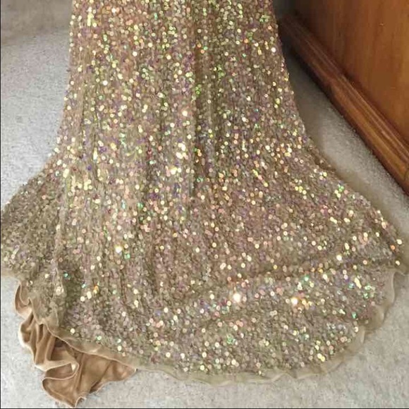 ❤3-22 SOLD! Gold cut out sequined Prom dress - Picture 4 of 4