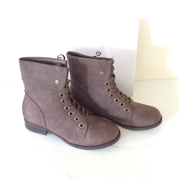 2LipsToo Shoes - 2LipsToo Too Jess Brown Booties 8 1/2