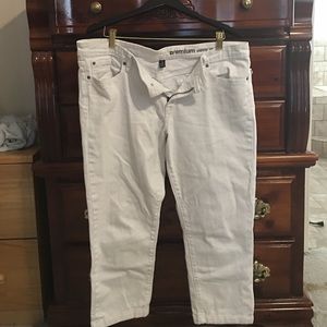 White denim jeans