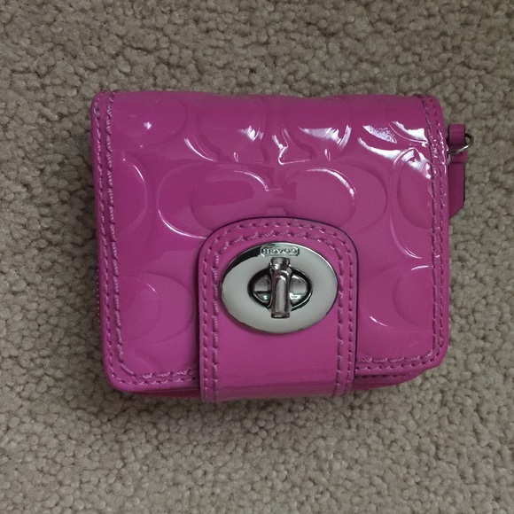 COACH mini pink wallet