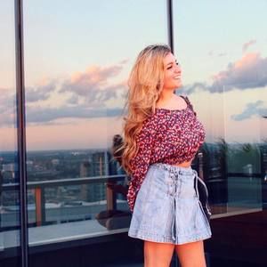 Meet your Posher, Stephanie