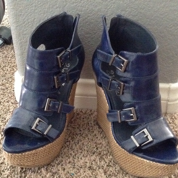 Navy wedges