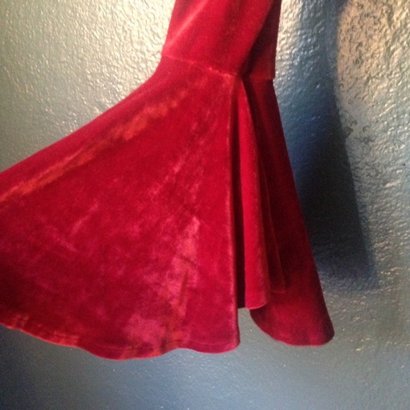 Vintage Bell-Sleeve Croptop - Picture 2 of 3