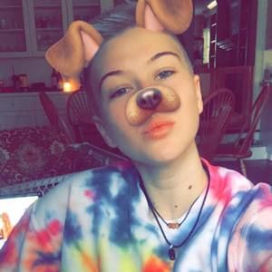 Meet your Posher, Nina