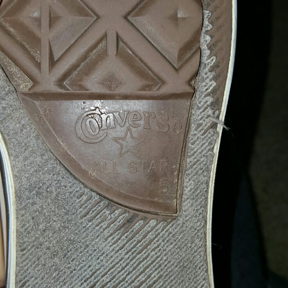Converses - Picture 4 of 4