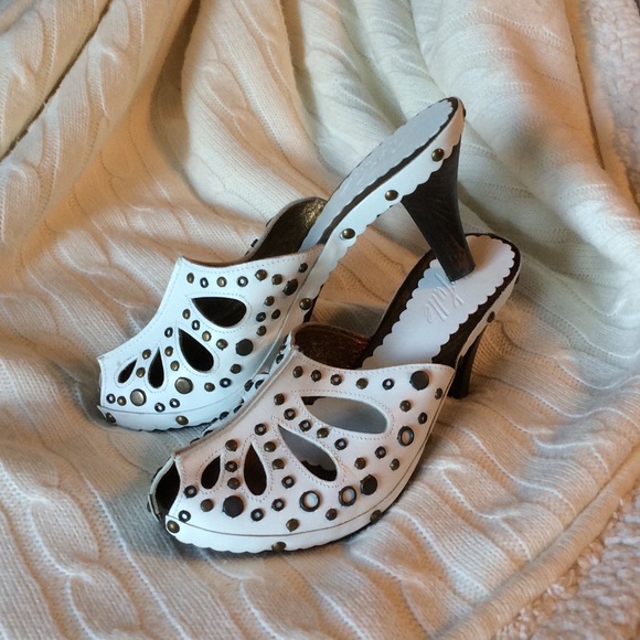 Chatulle leather mules