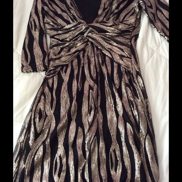 Black sequence dress with gold detail - Picture 3 of 4