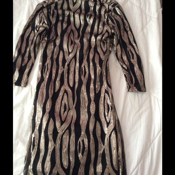 Black sequence dress with gold detail - Picture 4 of 4