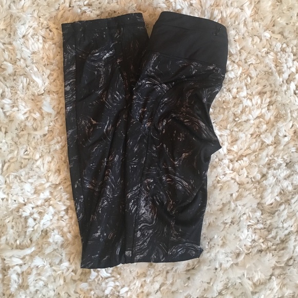Lululemon size 4 leggings. Basically brand new!