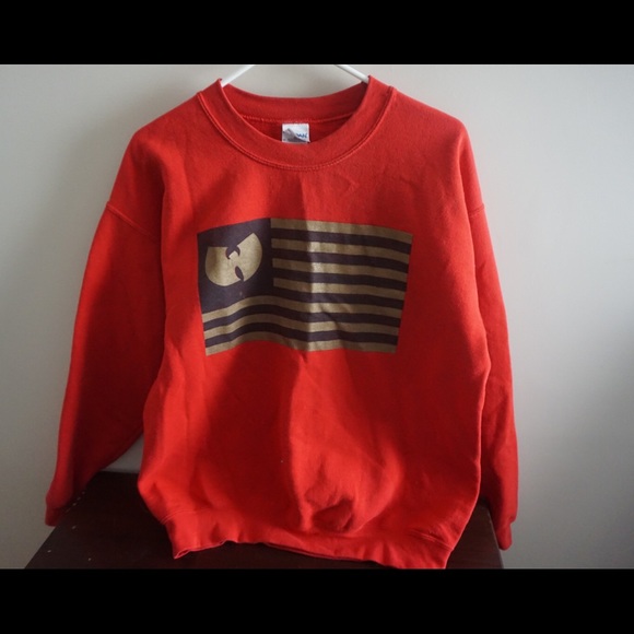 Vintage feel Wu-Tang red crew neck