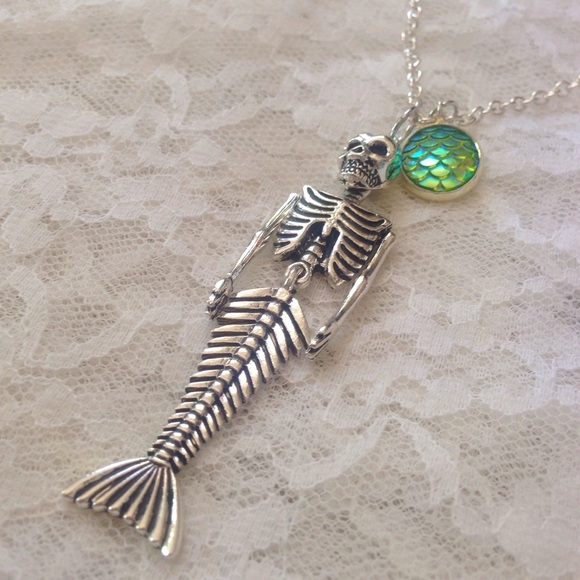 💜Mermaid skeleton necklace - Picture 4 of 4