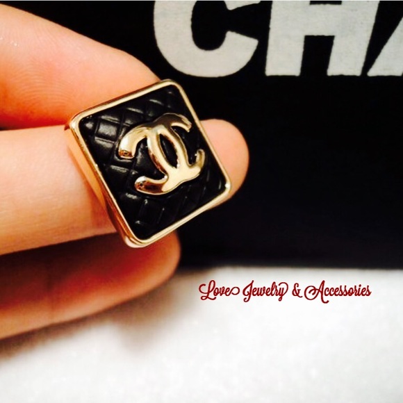 Designer Quilted C Logo square black&Gold earrings - Picture 3 of 4
