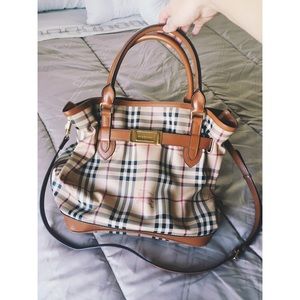 ON HOLD❌AUTH Burberry Haymarket Check Tote bag