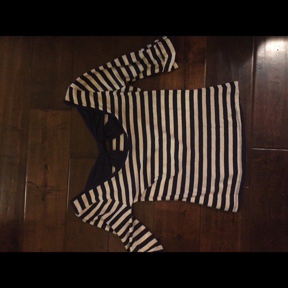 Top - Picture 2 of 3