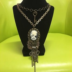 Skull steampunk vintage key necklace