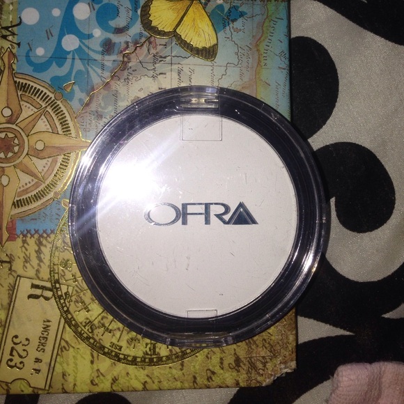 Ofra oil control pressed powder ❄️ - Picture 2 of 2