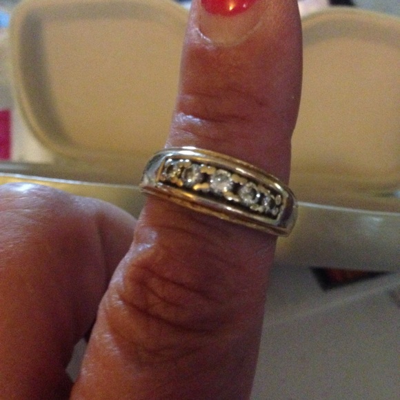 💥24 hour flash sale 14K genuine gold/diamond band - Picture 3 of 4