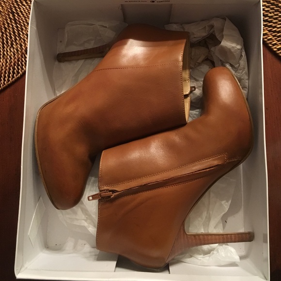Nine West tan booties