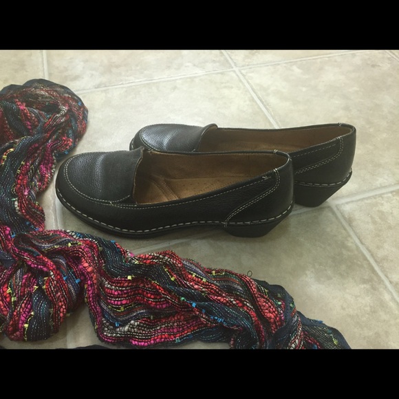 Naturalizer Black Loafers 7/7.5 - cushioned