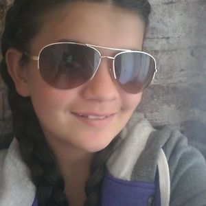 Meet your Posher, Natalie
