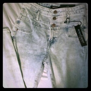 Charlotte Russe High- Waisted skinny jegging