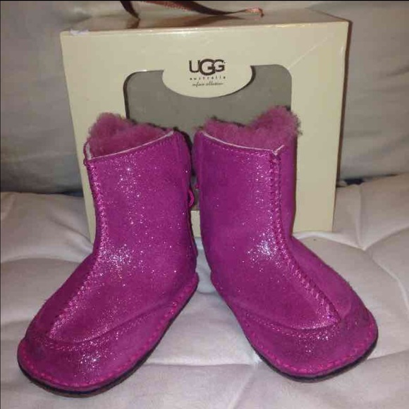 Uggs infant pink size 2/3