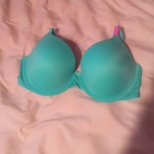 Victoria secret lightly lined bra